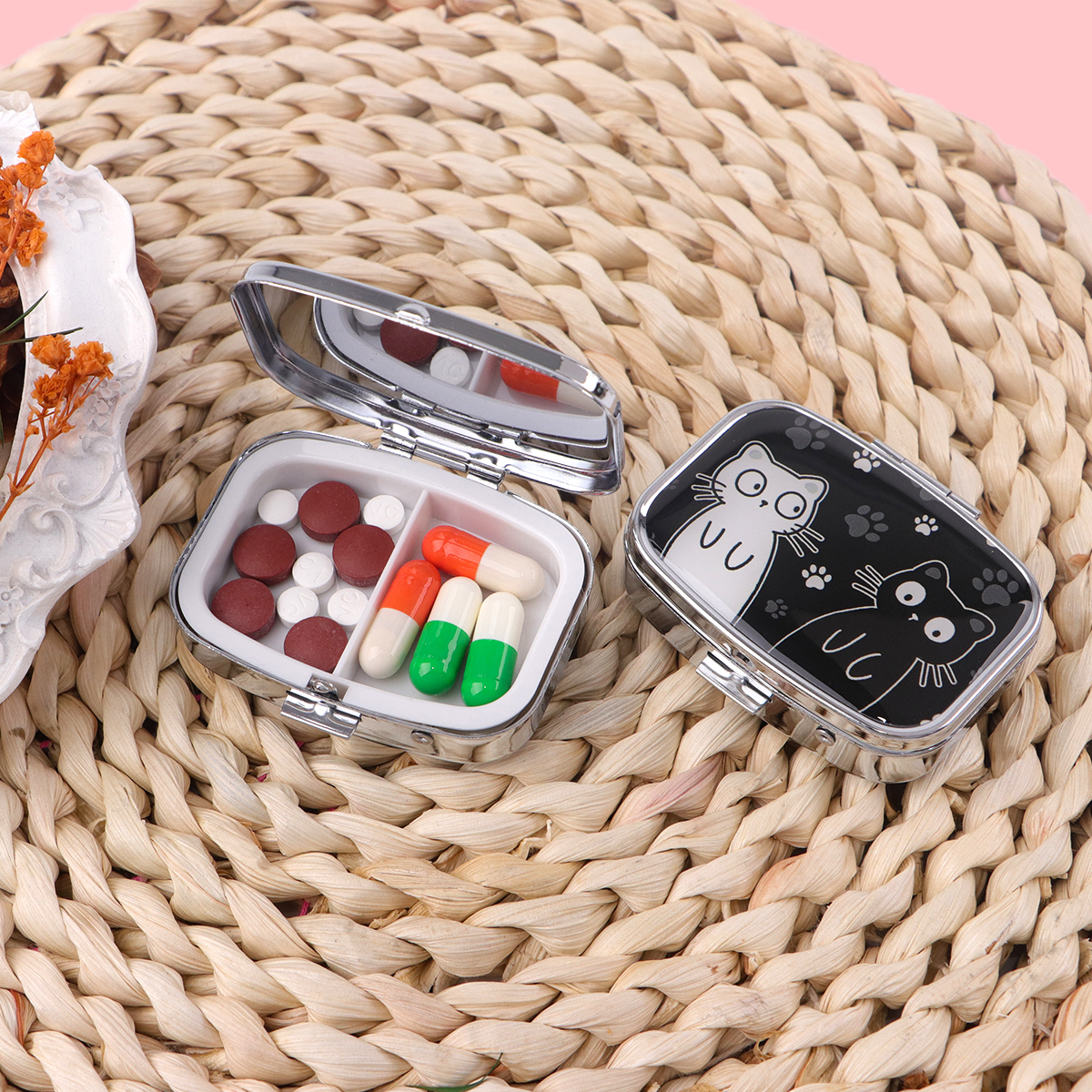 Cartoon Black And White Cat Tr - Essential Tablet Accessories 리뷰 및 가격