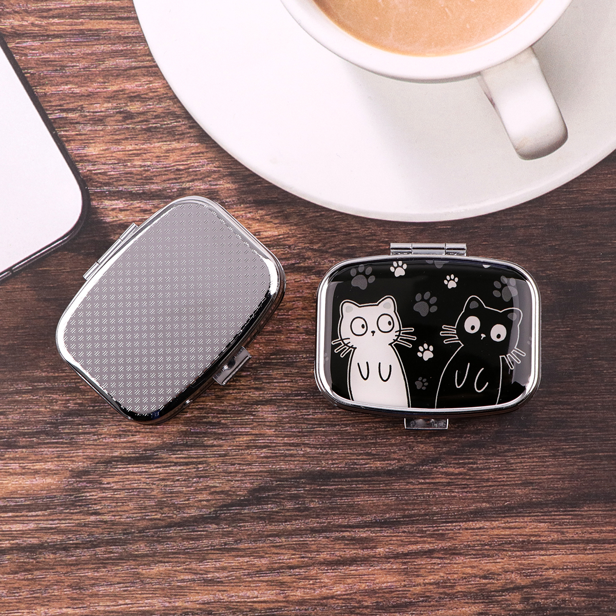 Cartoon Black And White Cat Tr - Essential Tablet Accessories 리뷰 및 가격