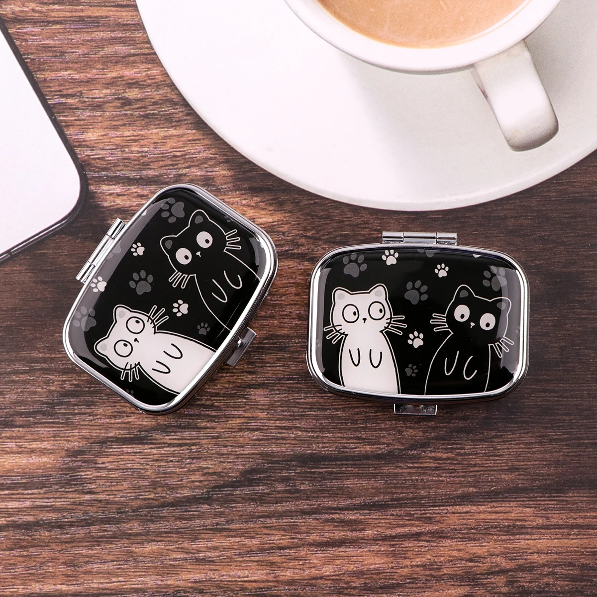 Cartoon Black And White Cat Tr - Essential Tablet Accessories 리뷰 및 가격